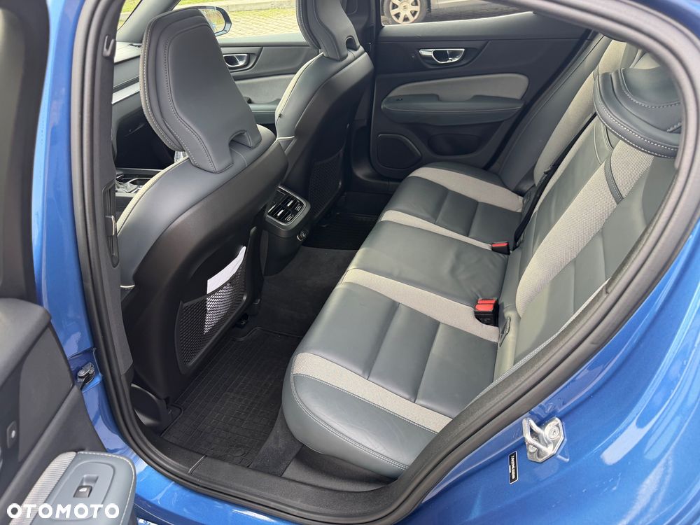 Volvo S60 T6 AWD Geartronic RDesign - 32