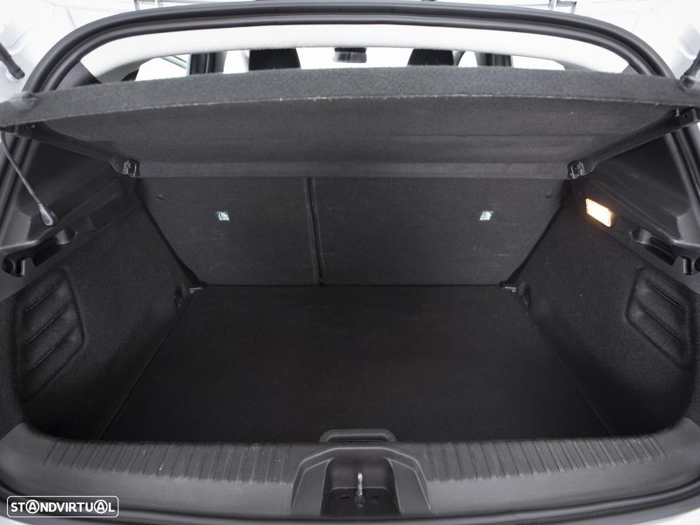Renault Clio 1.0 TCe Equilibre — fotografia 6