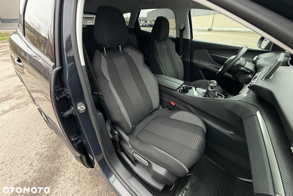 Peugeot 3008 1.2 PureTech Active S&S - 28