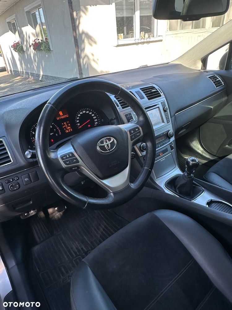 Toyota Avensis 1.8 Comfort - 14