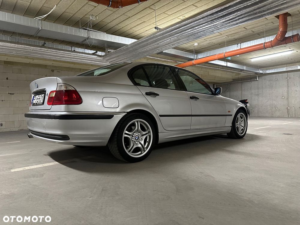 BMW Seria 3 318i - 8