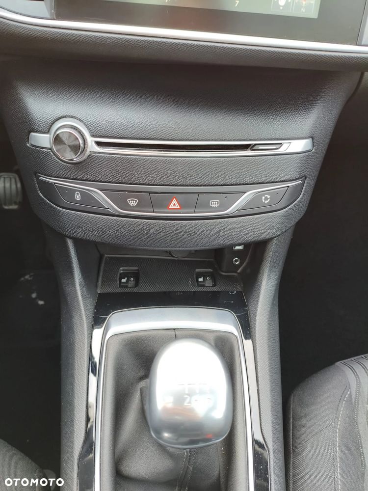 Peugeot 308 - 16