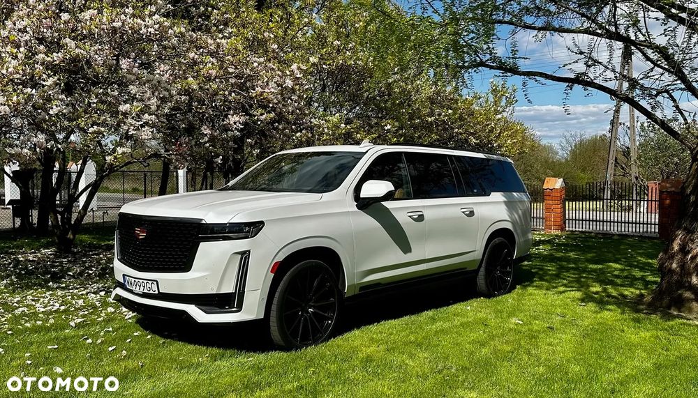 Cadillac Escalade - 1