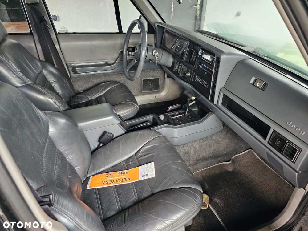 Jeep Cherokee - 4