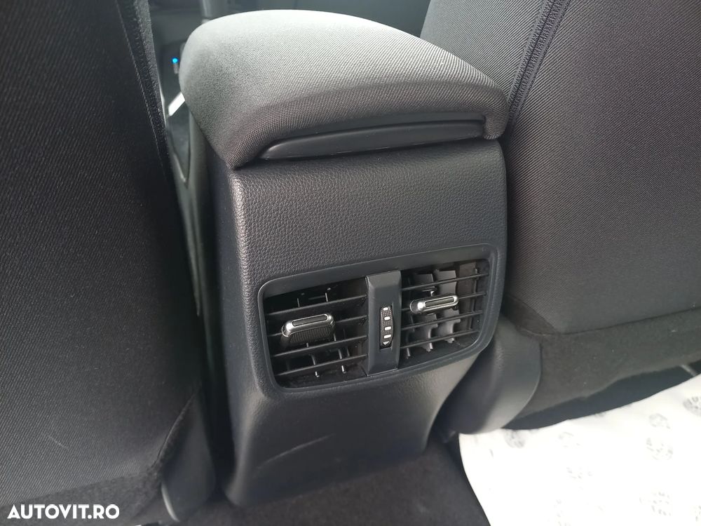 Toyota Corolla 1.8 HSD Business - 13