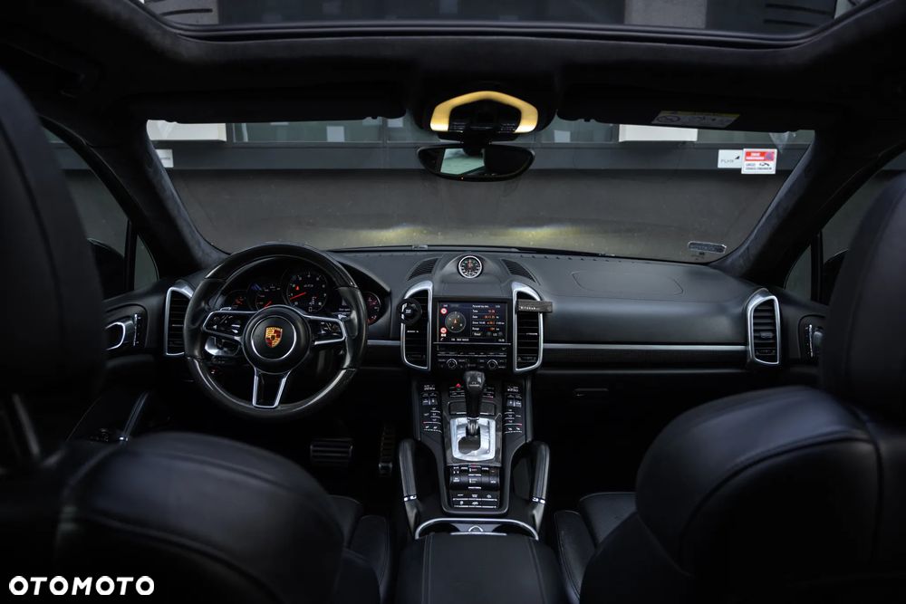 Porsche Cayenne - 37