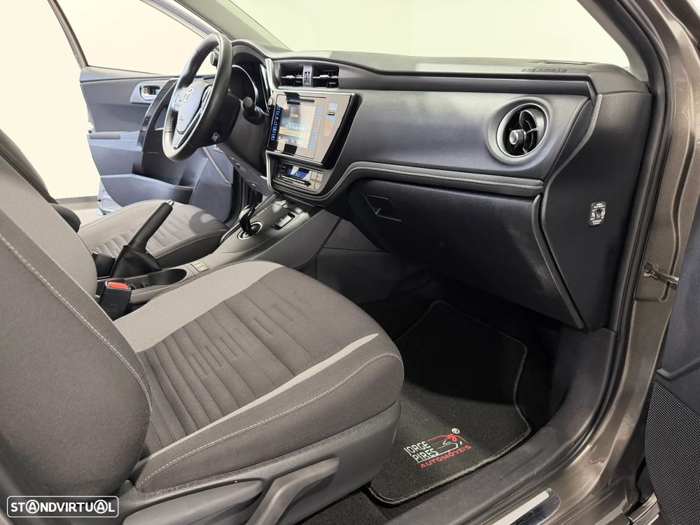 Toyota Auris Touring Sports 1.8 HSD Exclusive+Navi - 40