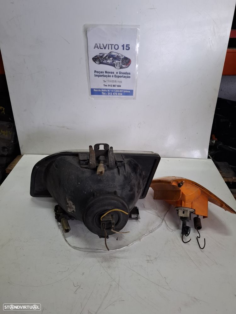 Farol e Farolim Direito Ford Fiesta 1996 - 2