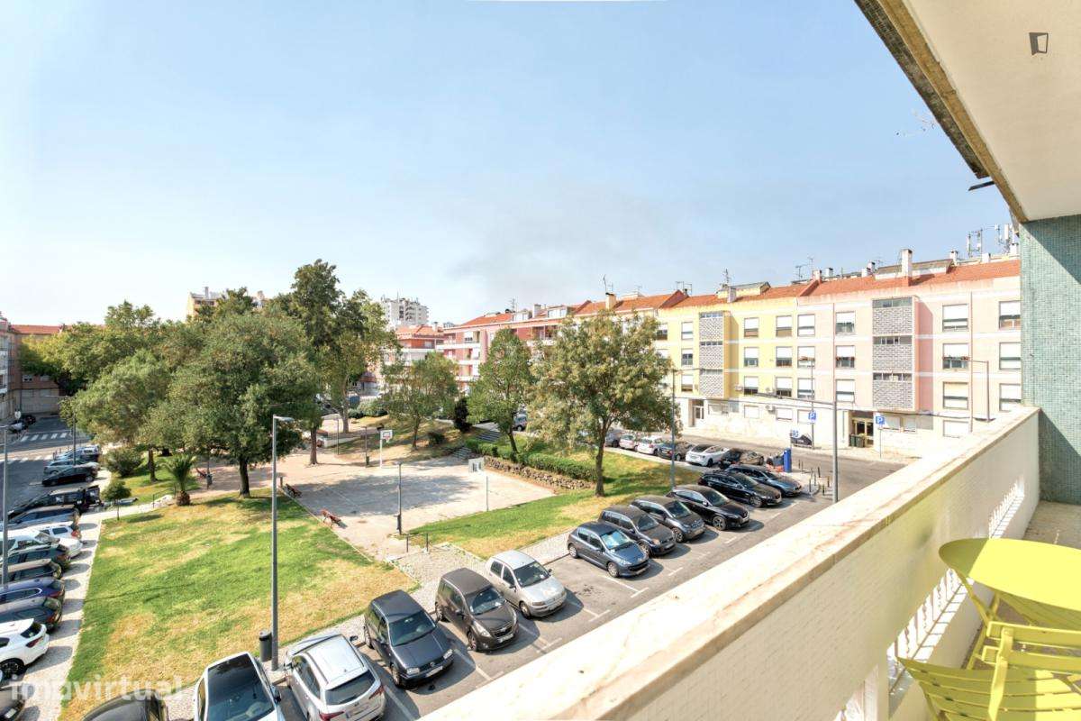 Quarto - localizado em Benfica Lisbon - Grande imagem: 4/18