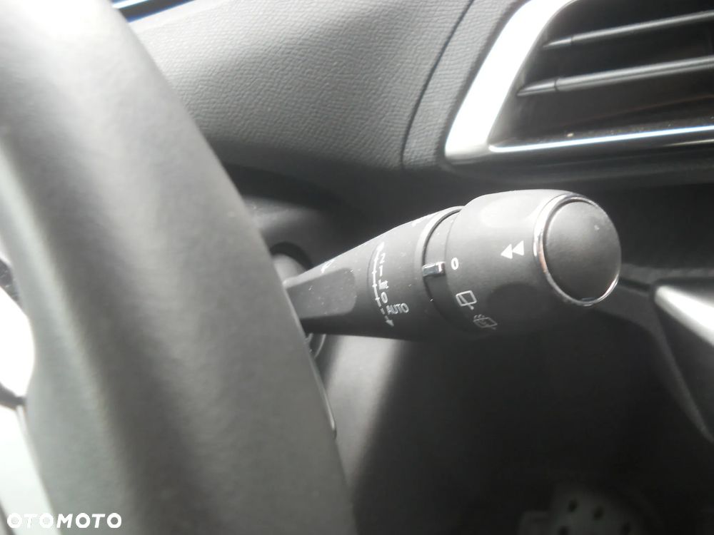 Peugeot 3008 BlueHDi 130 Stop & Start EAT8 Allure - 19