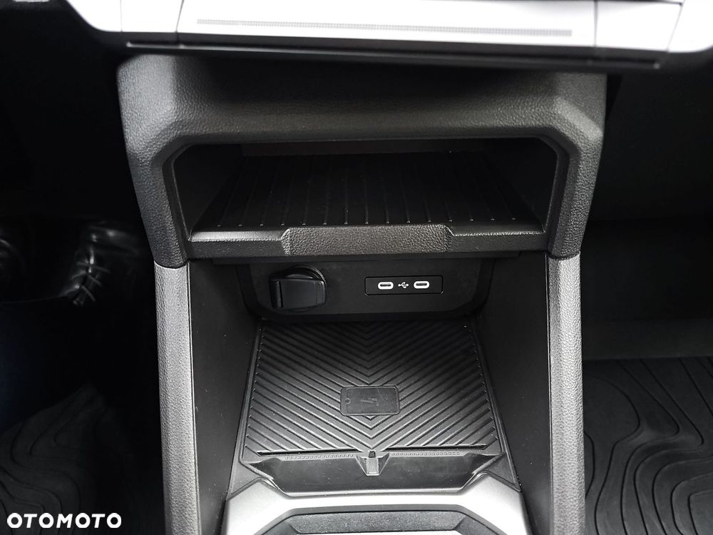 Dacia Duster 1.6 Full Hybrid 140 Journey MMT - 29