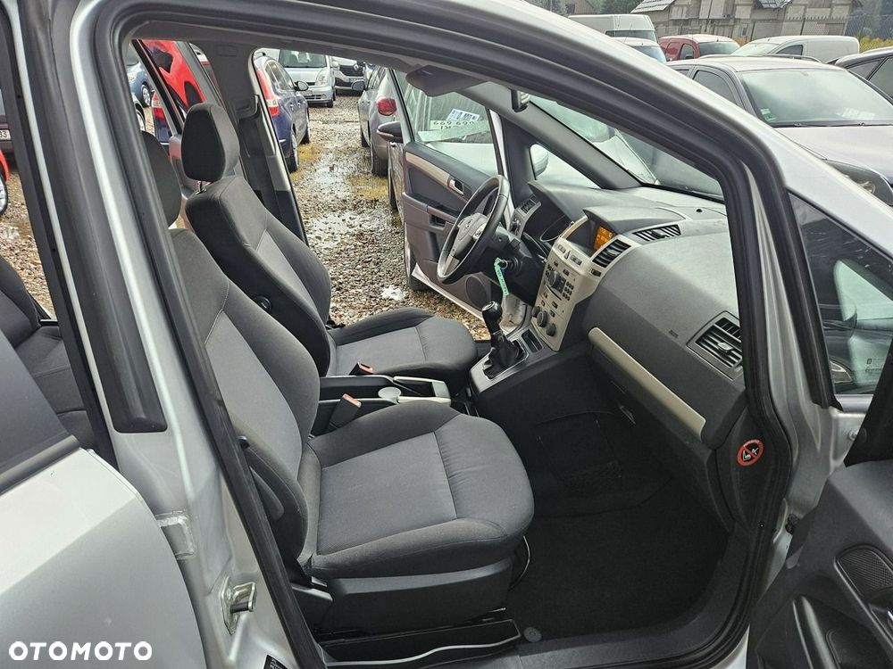 Opel Zafira - 11