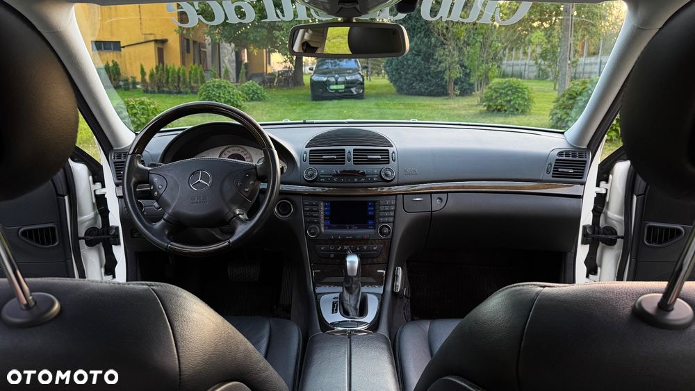 Mercedes-Benz Klasa E 500 7G-TRONIC Avantgarde - 38