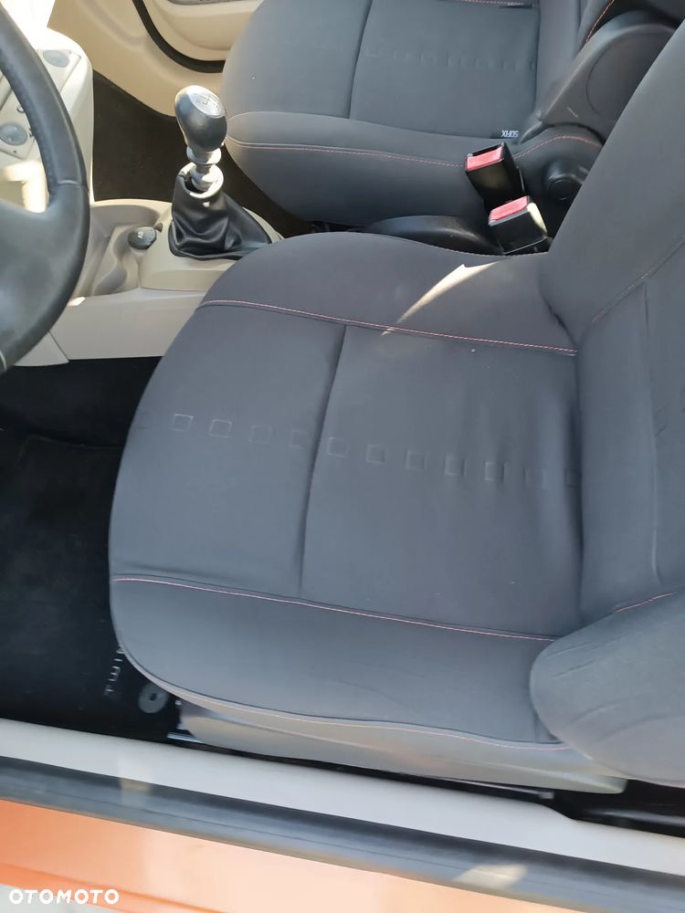 Renault Twingo 1.2 16V Elysee - 12