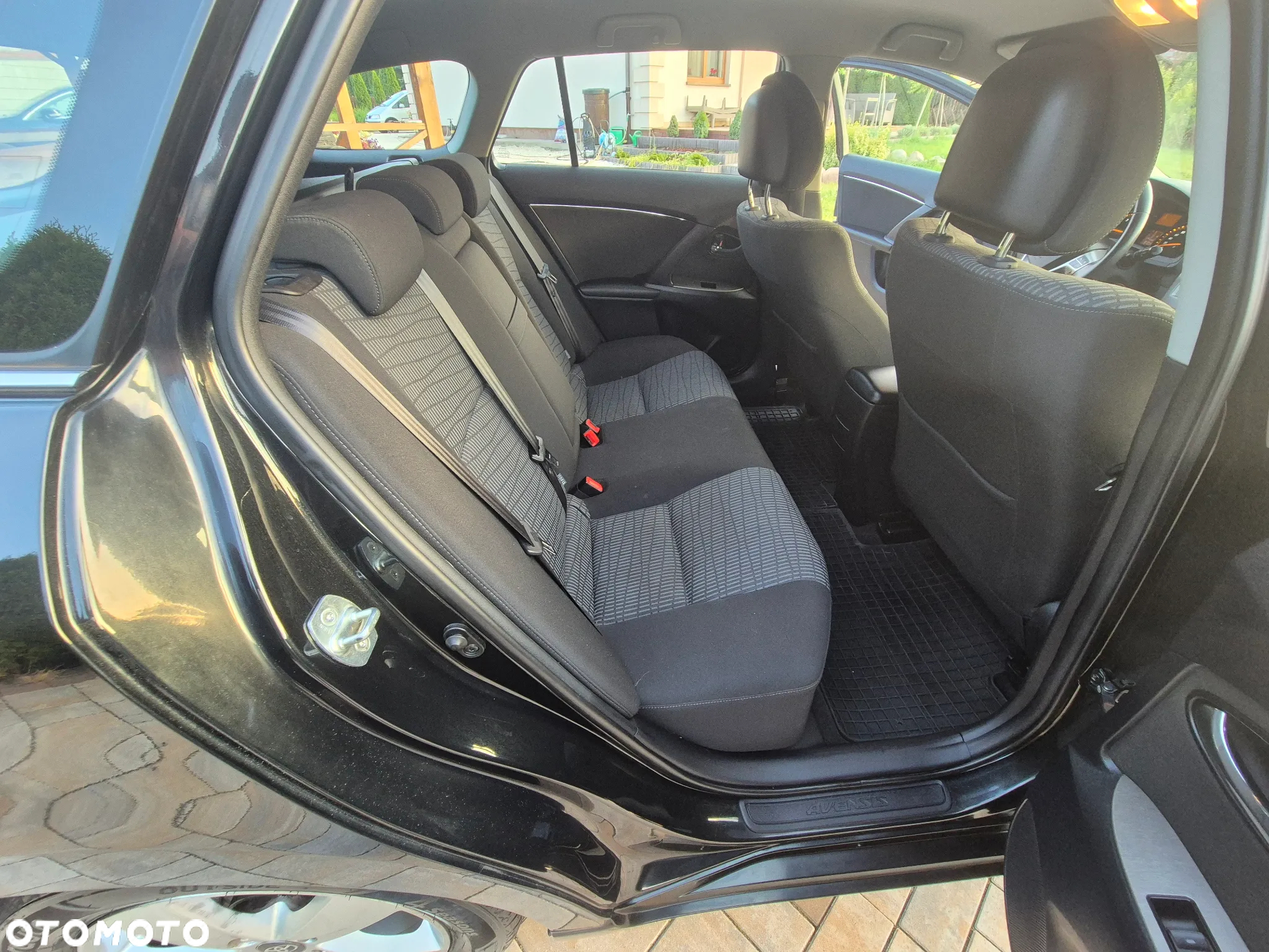 Toyota Avensis 1.8 Premium EU5 - 8