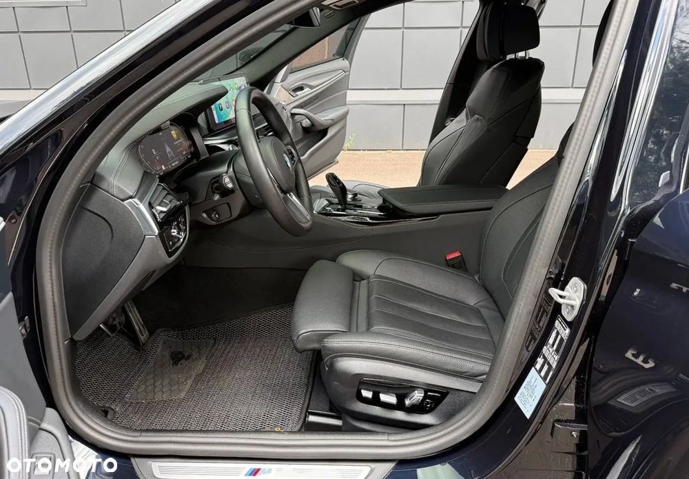 BMW Seria 5 530i xDrive M Sport Edition - 16