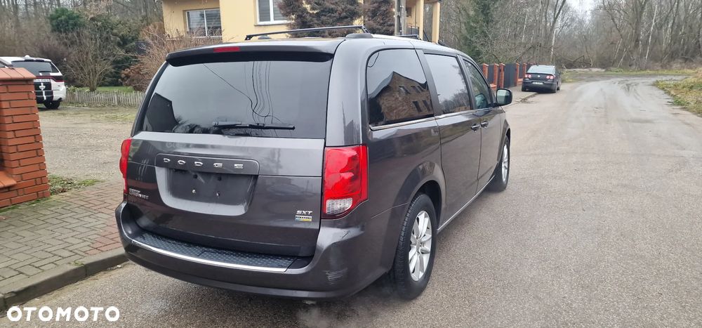 Dodge Grand Caravan - 6