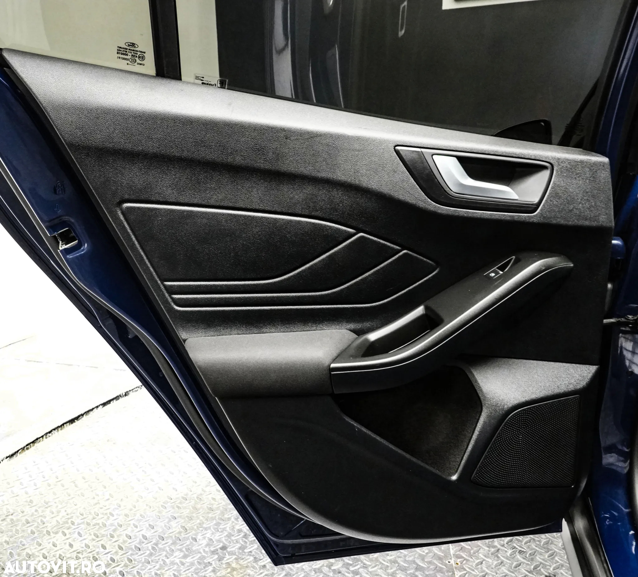 Ford Focus 1.0 EcoBoost Titanium Business - 26