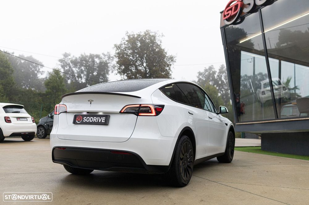 Tesla Model Y Standard RWD - 7