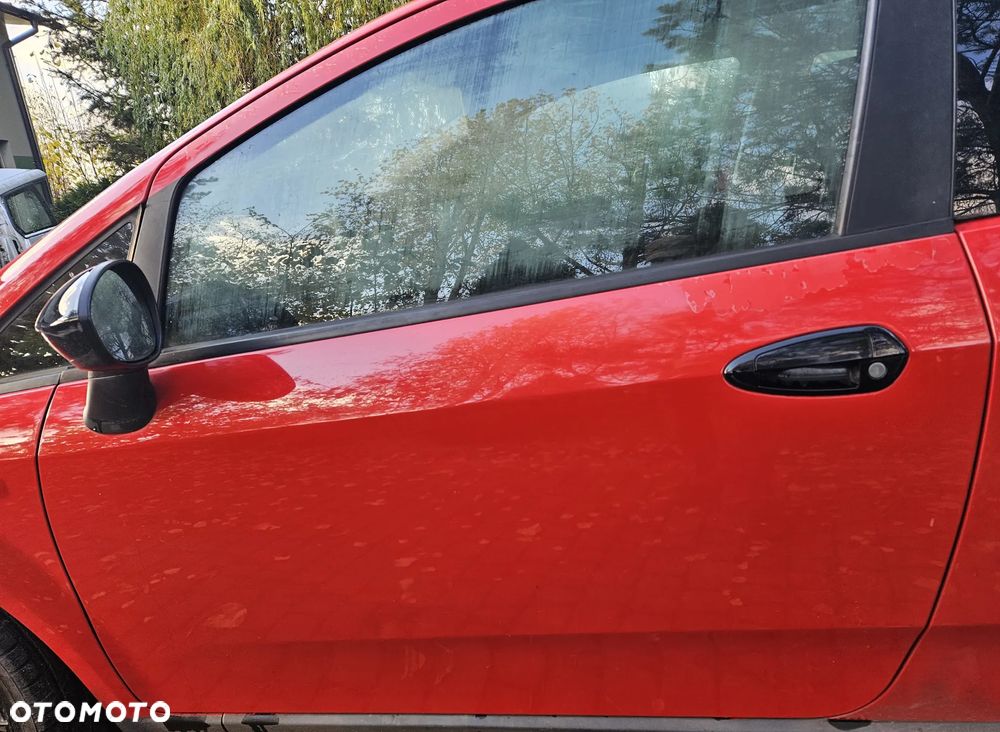 Fiat Grande Punto drzwi lewe  3 drzwiowe - 1