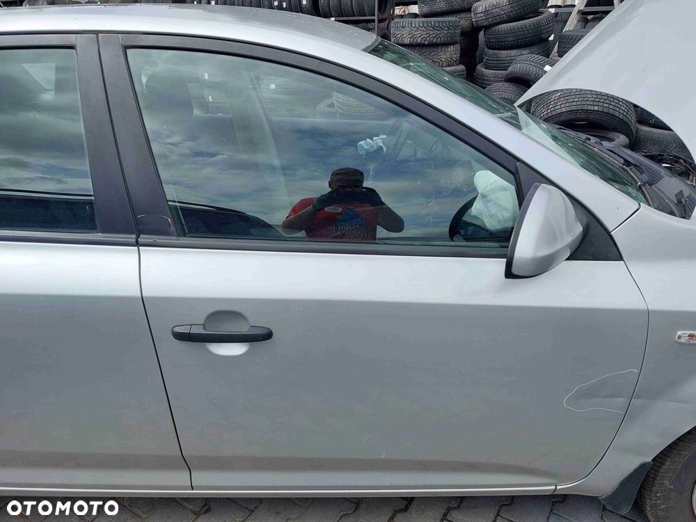 DRZWI KOMPLETNE PRAWY PRZÓD KIA CEED I 9S - 1