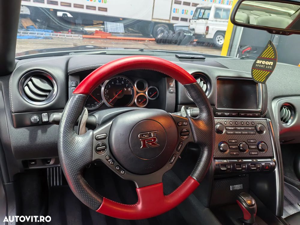 Nissan GT-R Black Edition - 11