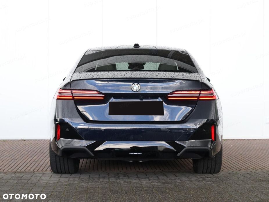 BMW Seria 5 540d xDrive mHEV M Sport - 3