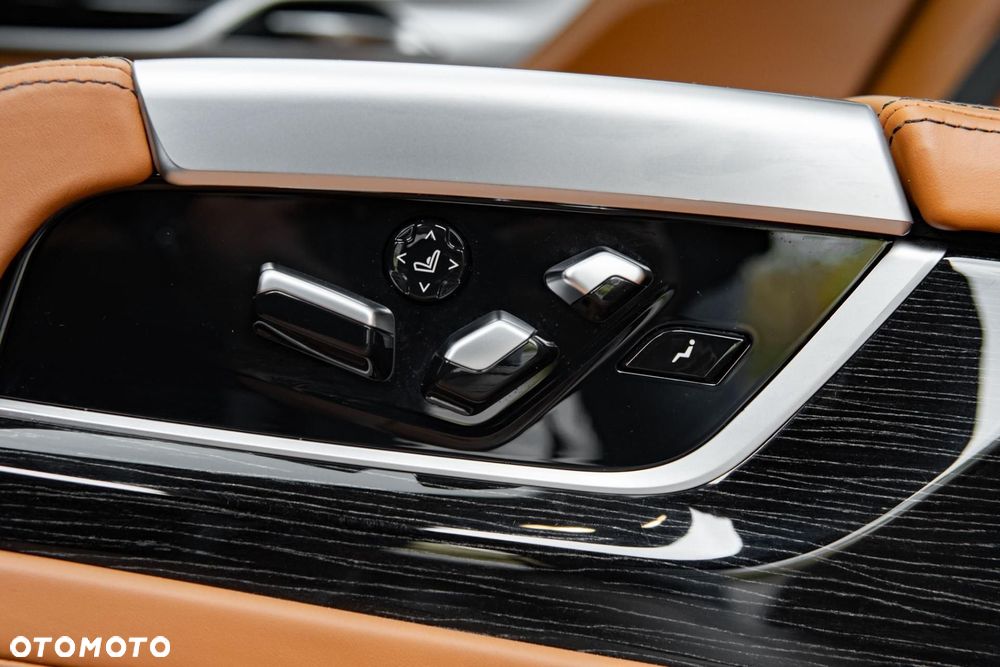 BMW Seria 7 740Li xDrive - 36