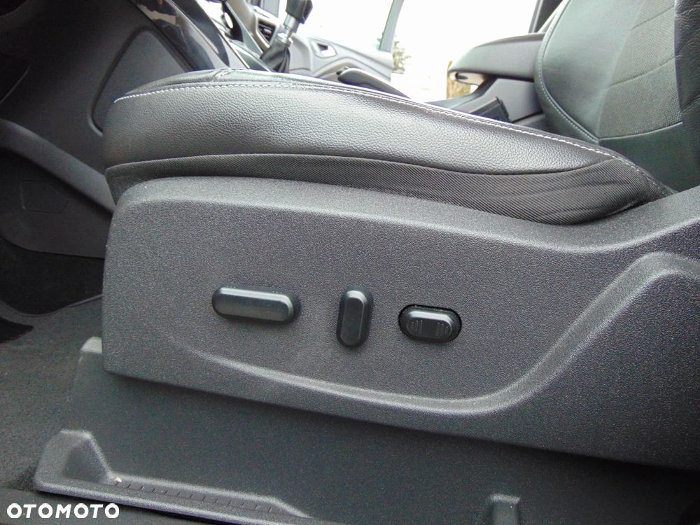 Ford Kuga 1.5 EcoBoost 2x4 Titanium - 28