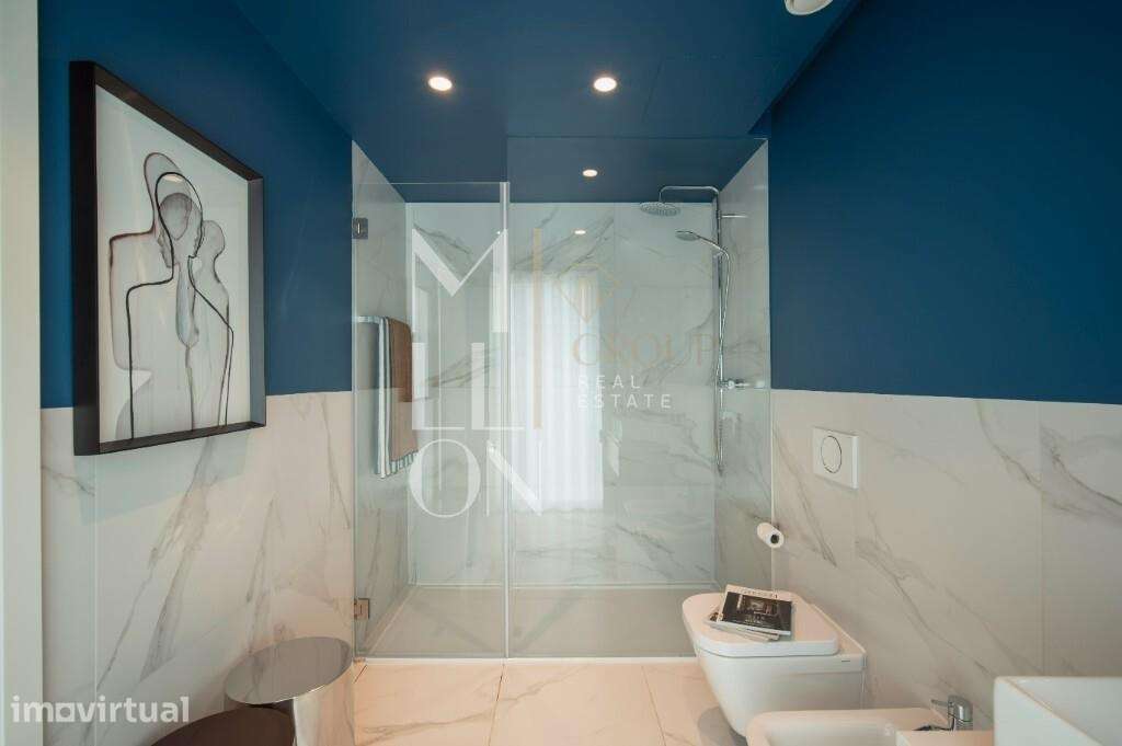 Apartamento em condominio com piscina - Avenida Liberdade - Grande imagem: 4/36