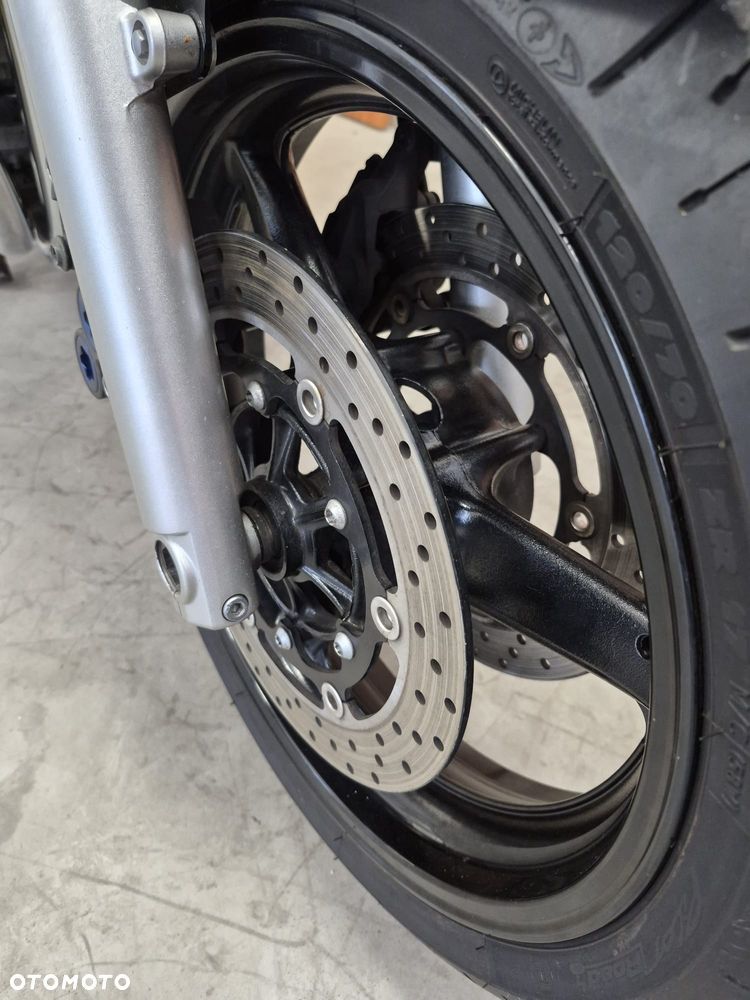 Yamaha XJR - 25