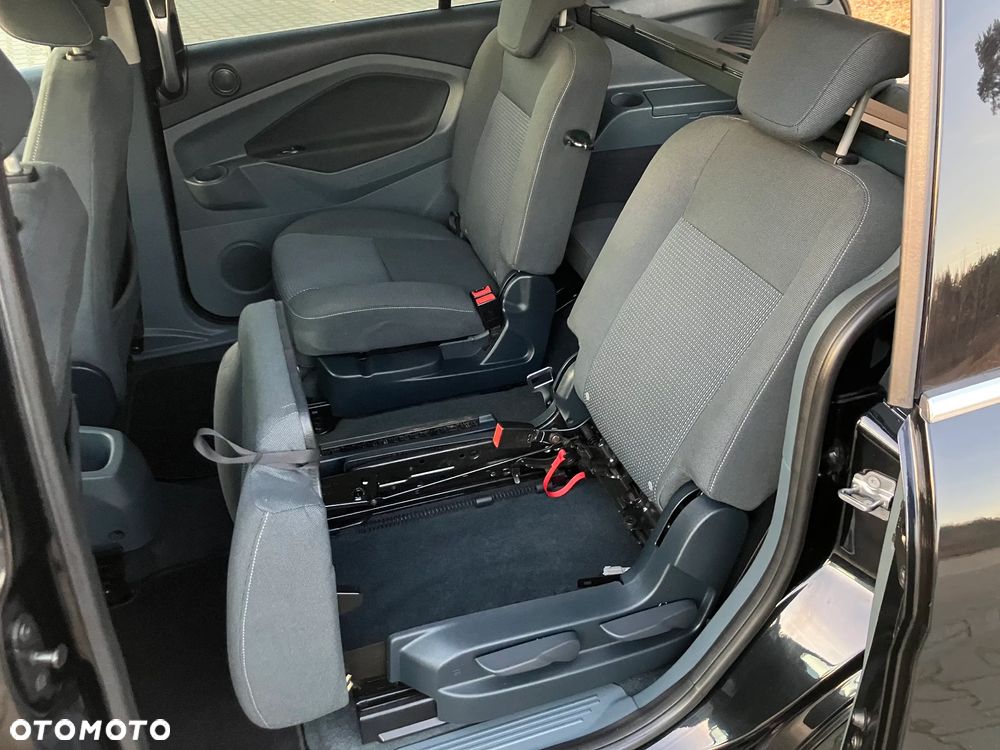 Ford Grand C-MAX - 34