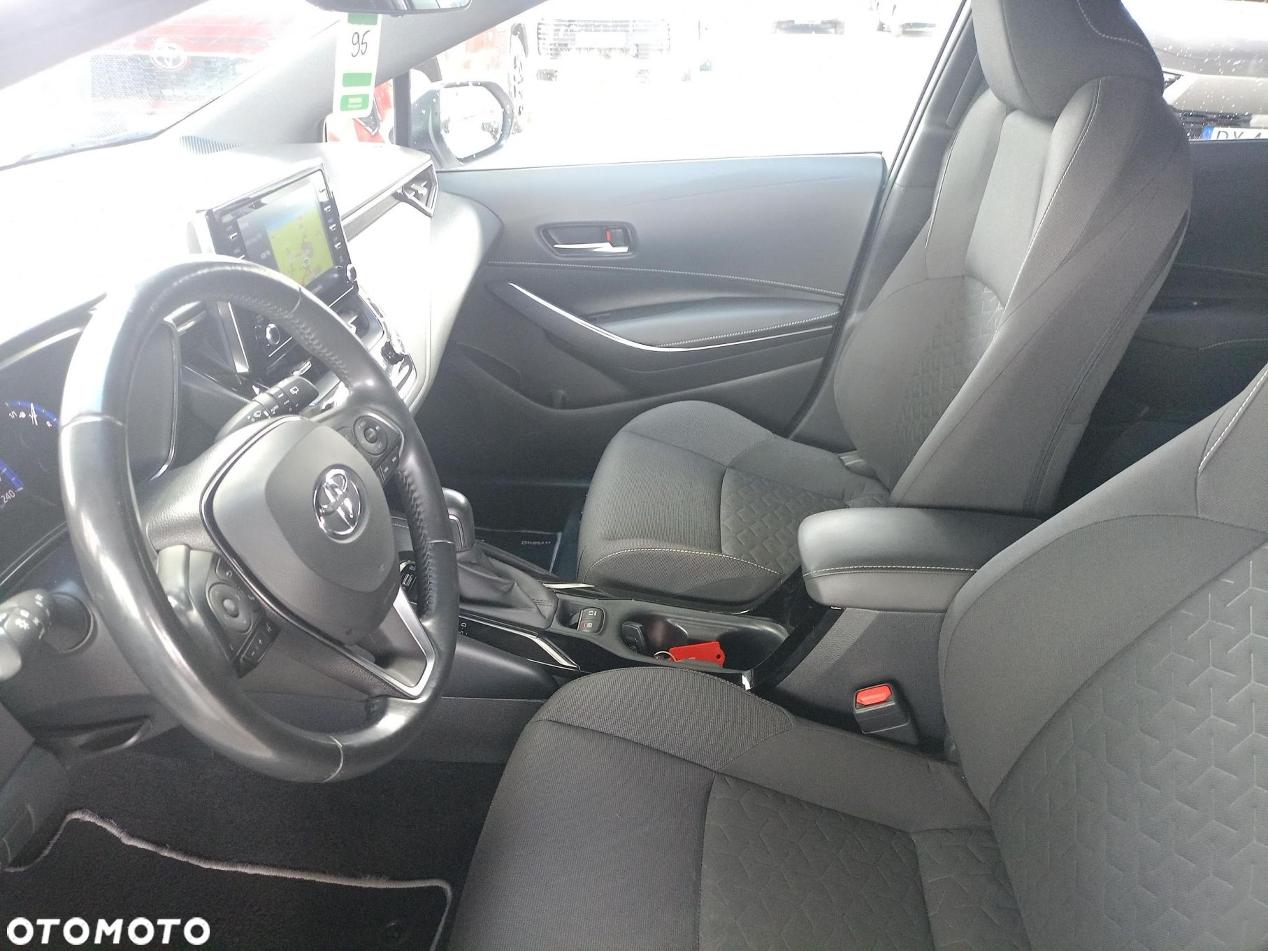 Toyota Corolla 2.0 Hybrid Comfort - 13