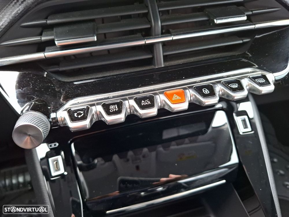 Peugeot 208 1.2 PureTech Allure EAT8 - 22