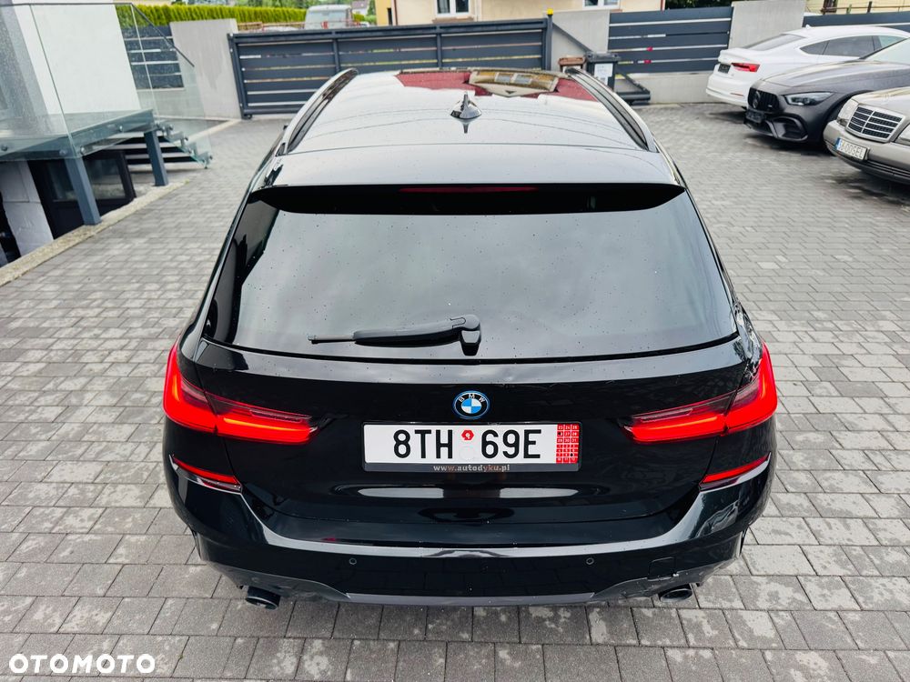 BMW Seria 3 330e PHEV M Sport Edition sport - 11
