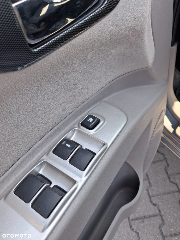 Mitsubishi Pajero Sport - 9