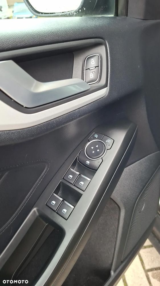 Ford Focus 1.0 EcoBoost Trend Edition - 32