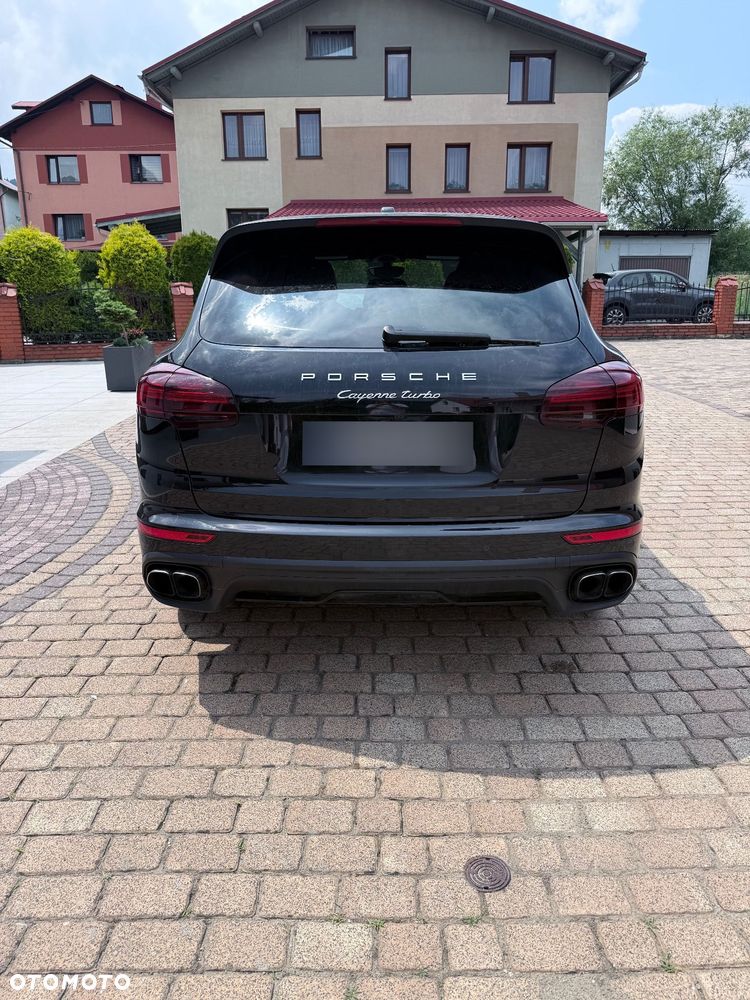 Porsche Cayenne - 4