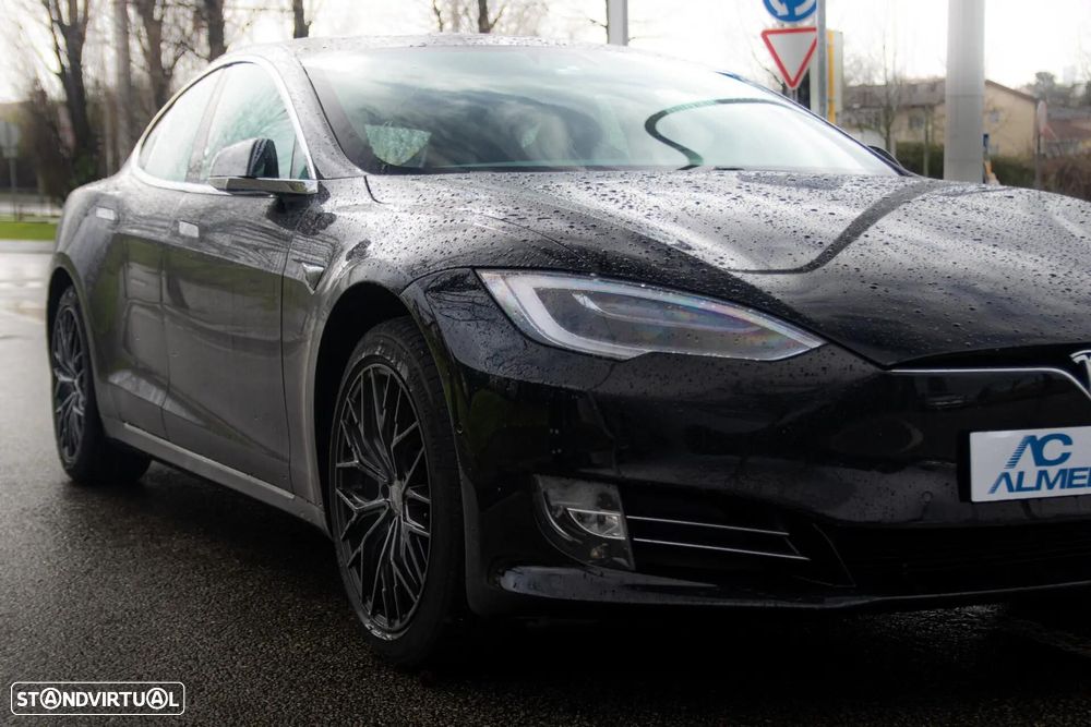 Tesla Model S 100D - 10
