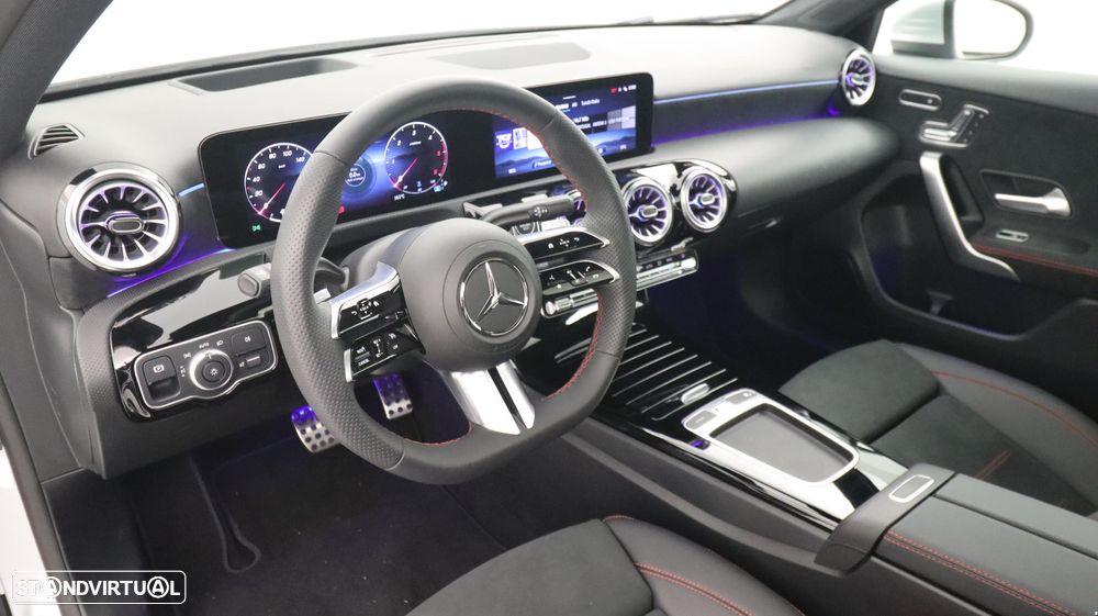 Mercedes-Benz A 200 d AMG Line Aut. - 31