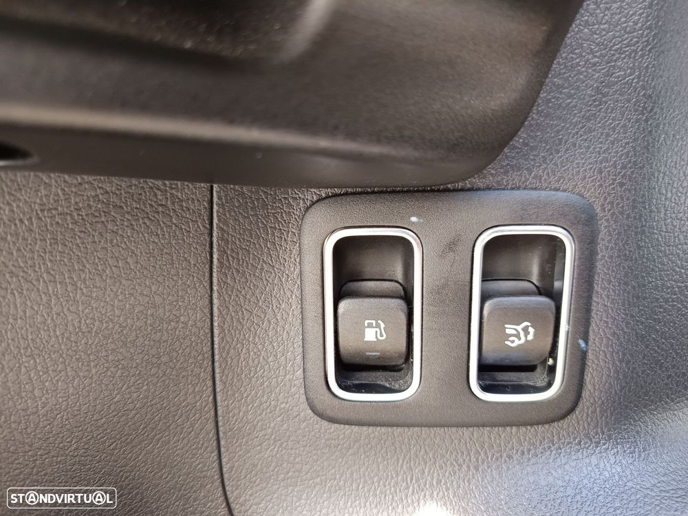 Mercedes-Benz GLA 250 e 8G-DCT AMG Line - 25