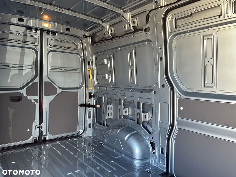 Volkswagen Crafter 35 Furgon L3H3, 2.0TDI 177KM, Wysoki dach, r.o. 3640 - 13