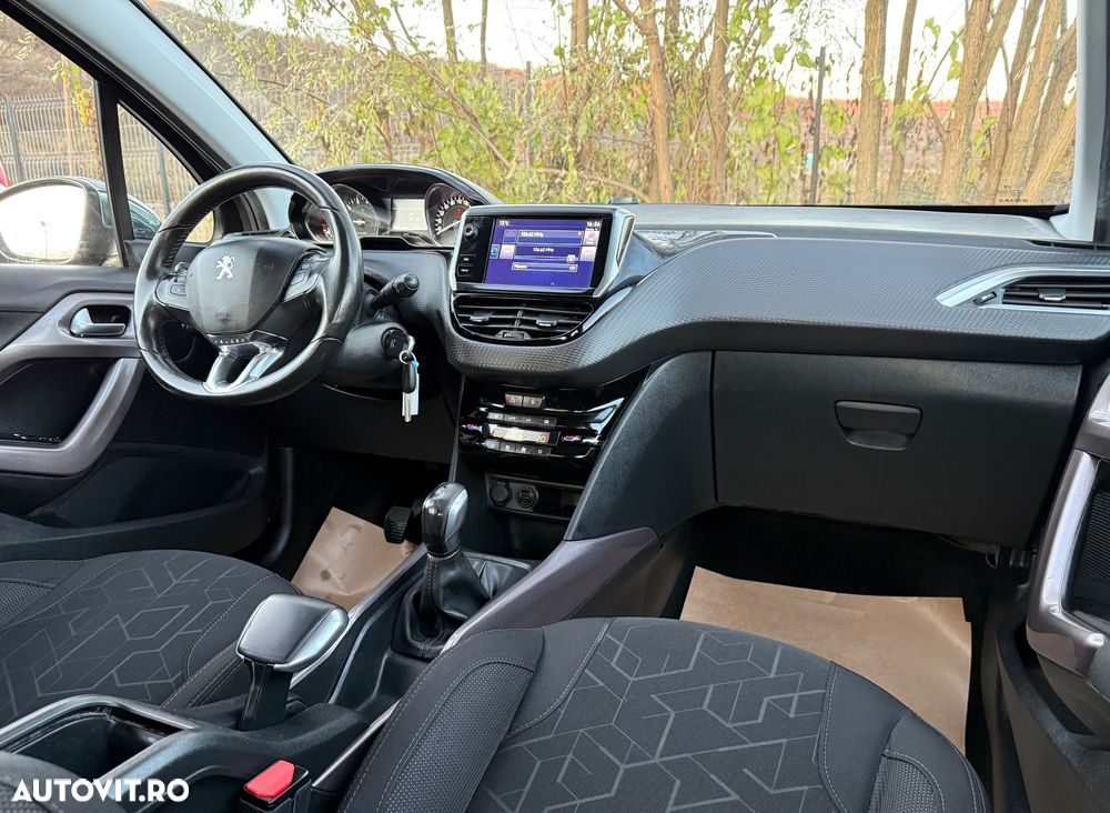 Peugeot 2008 ver-puretech-100-style - 7