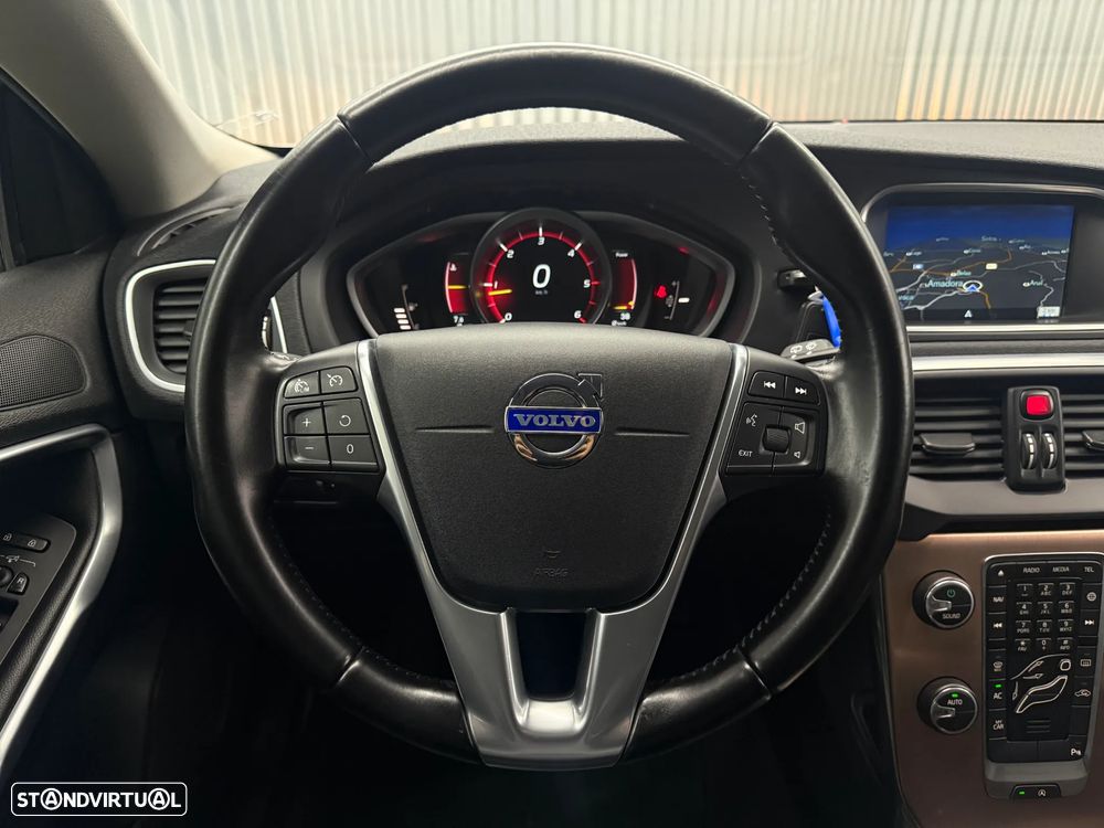 Volvo V40 Cross Country 2.0 D3 Momentum - 10