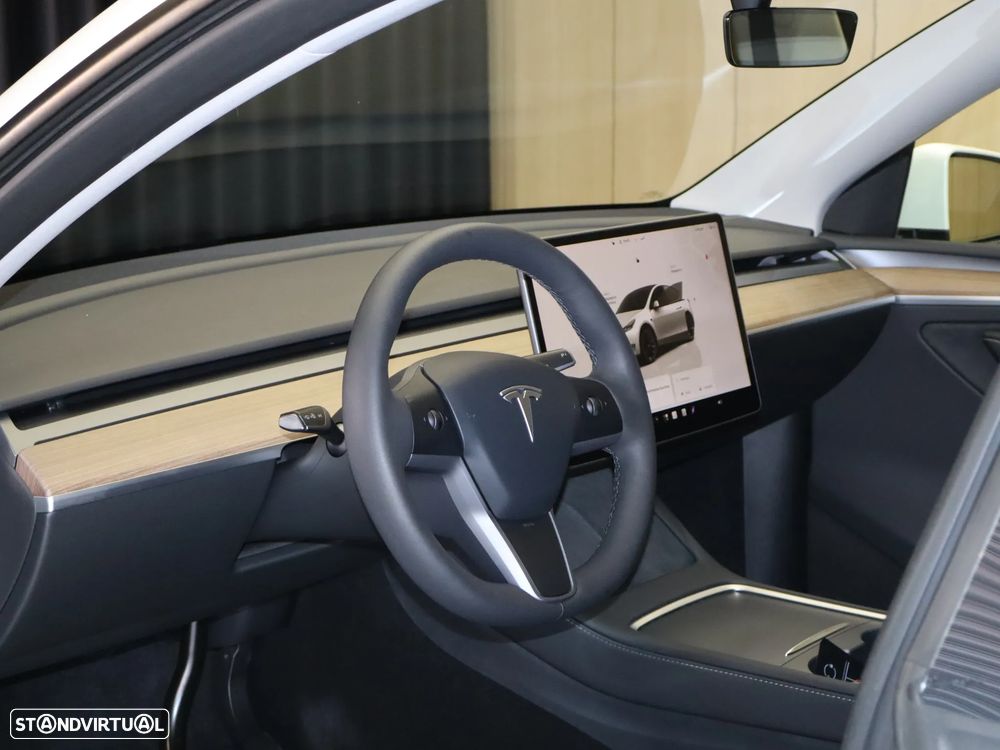 Tesla Model Y Long Range Dual Motor AWD - 20