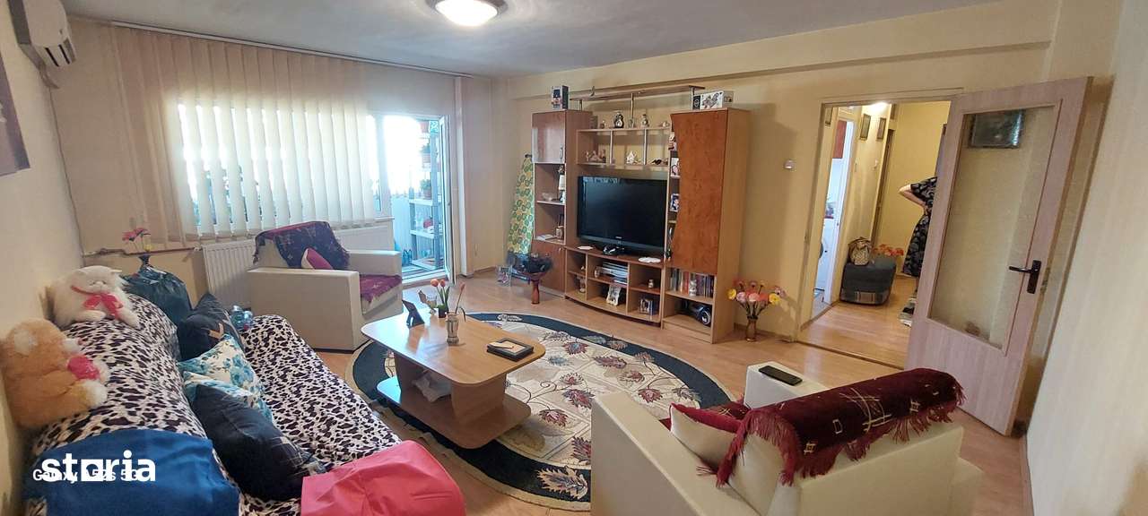 APARTAMENT SPAȚIOS CU 3 CAMERE DE VÂNZARE – ZONĂ CENTRALĂ — fotografia 1