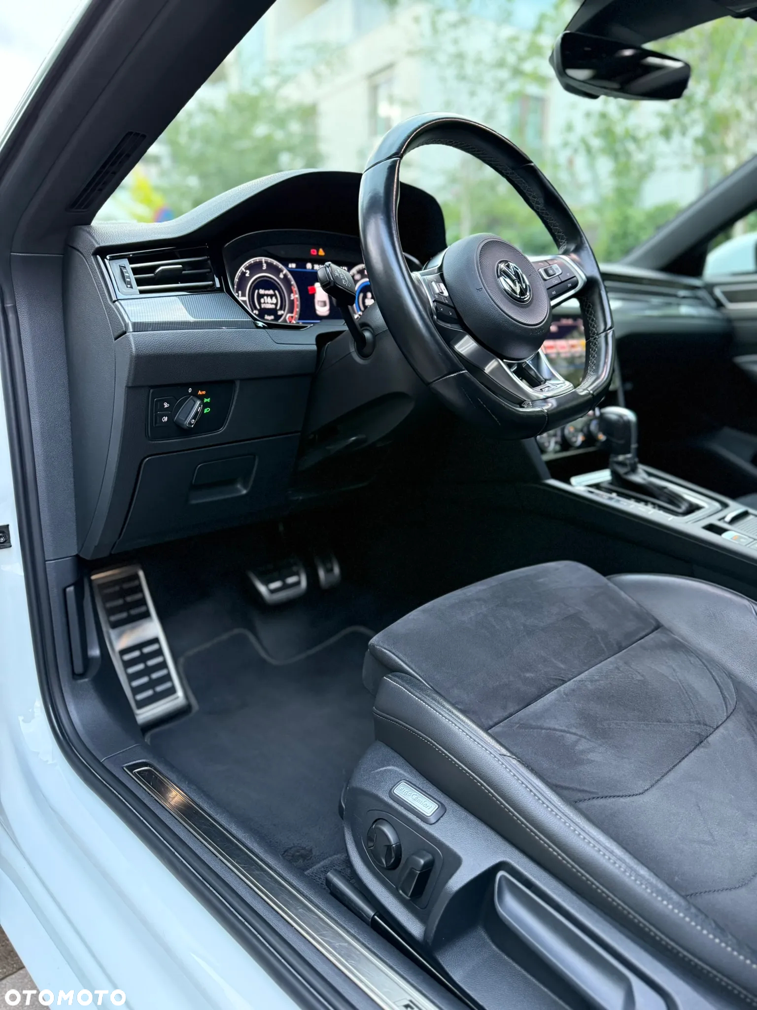 Volkswagen Arteon 2.0 TDI Bi-Turbo SCR 4Mot R-Line Edition DSG - 18