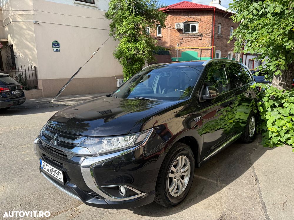 Mitsubishi Outlander 2.0 4WD Plus - 18