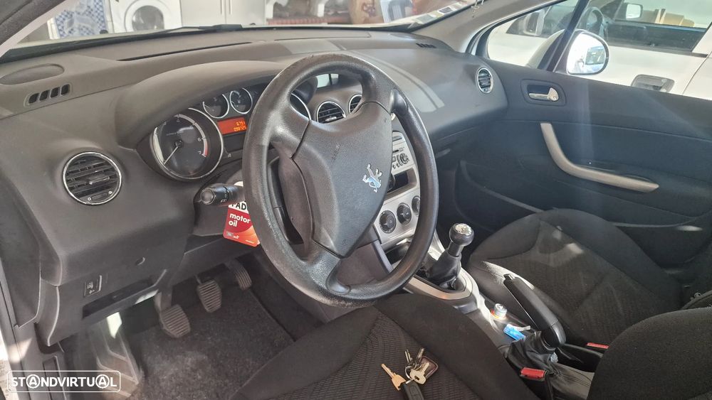 Peugeot 308 1.4 16V Executive - 3