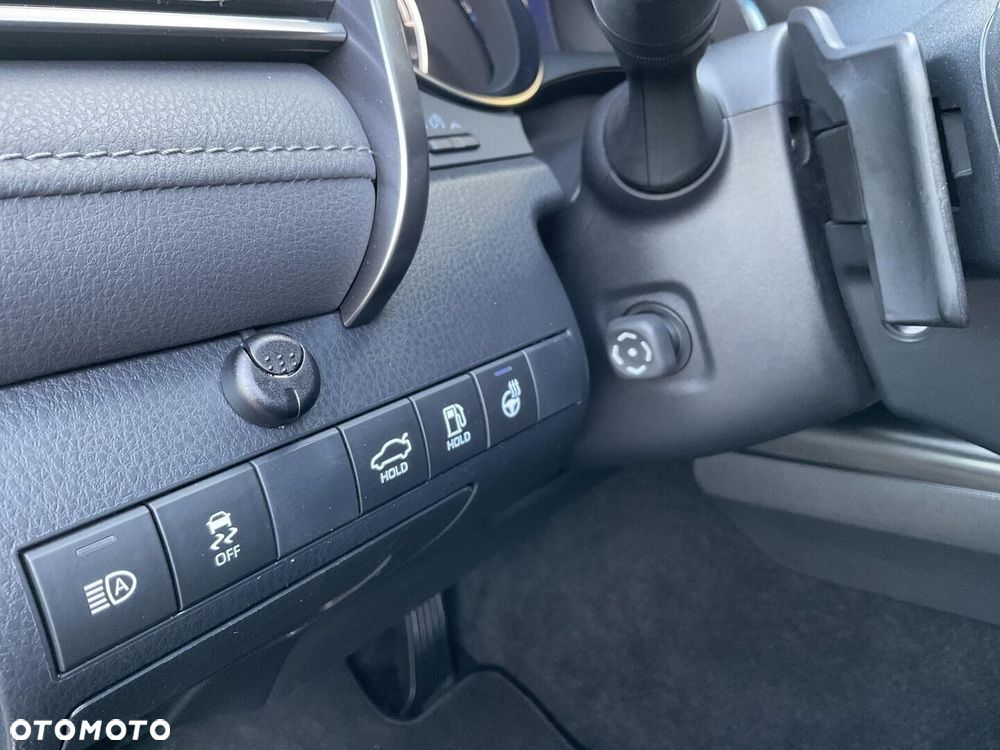 Toyota Camry 2.5 Hybrid Executive CVT - 9
